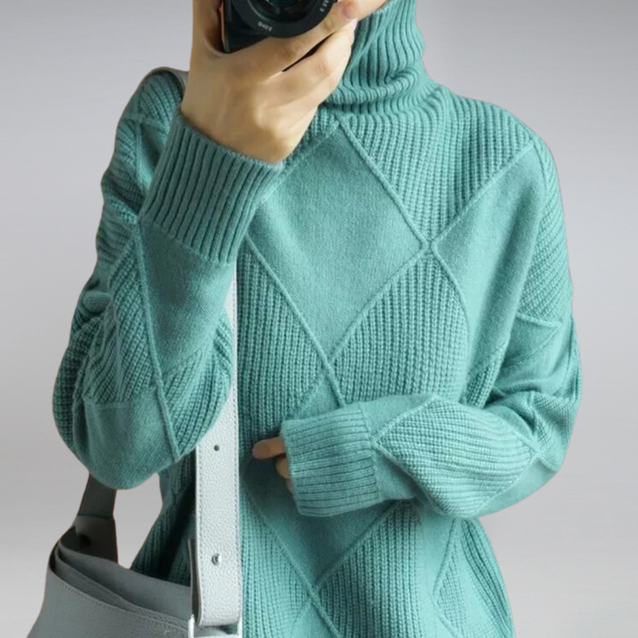 Amina Elegant Warm Pullover
