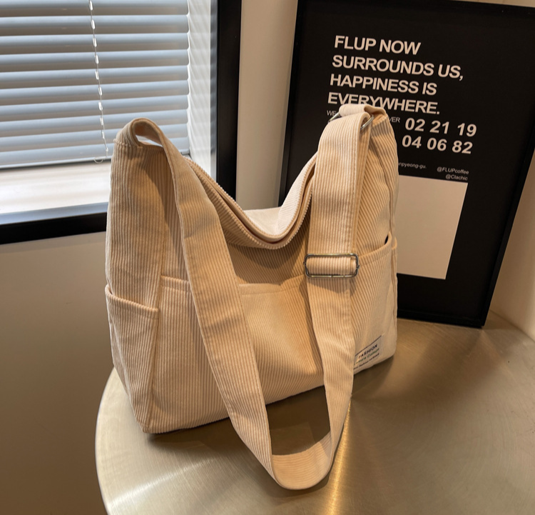 Yana Shoulder Bag