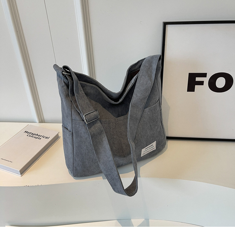 Yana Shoulder Bag