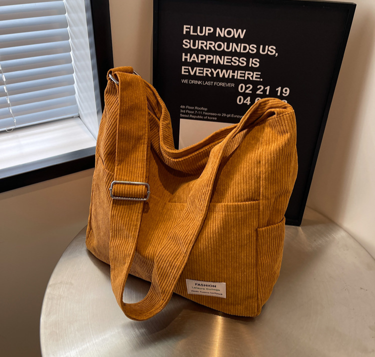 Yana Shoulder Bag