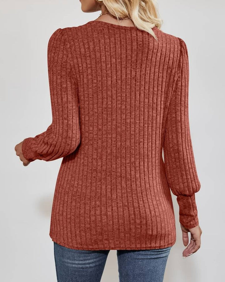 Milea Chic Top With Square Collar